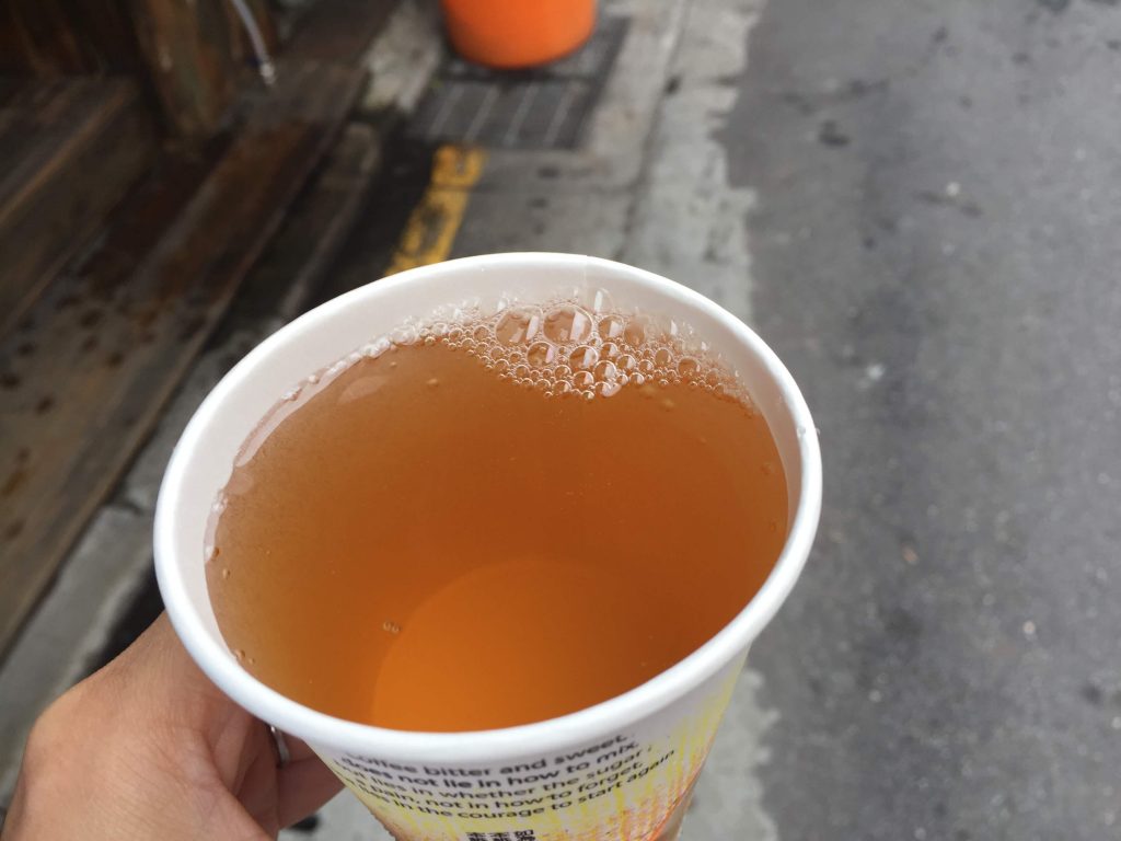 台北・迪化街で青草茶が味わえるオシャレなお店「姚徳和青草号 